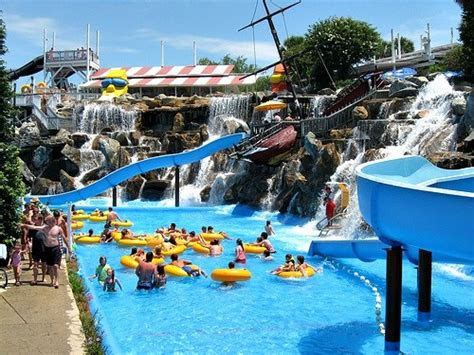 The sites range from grand natural resources to historical buildings and the famous white house. Big Kahunaâs Waterpark In Destin, Florida on http