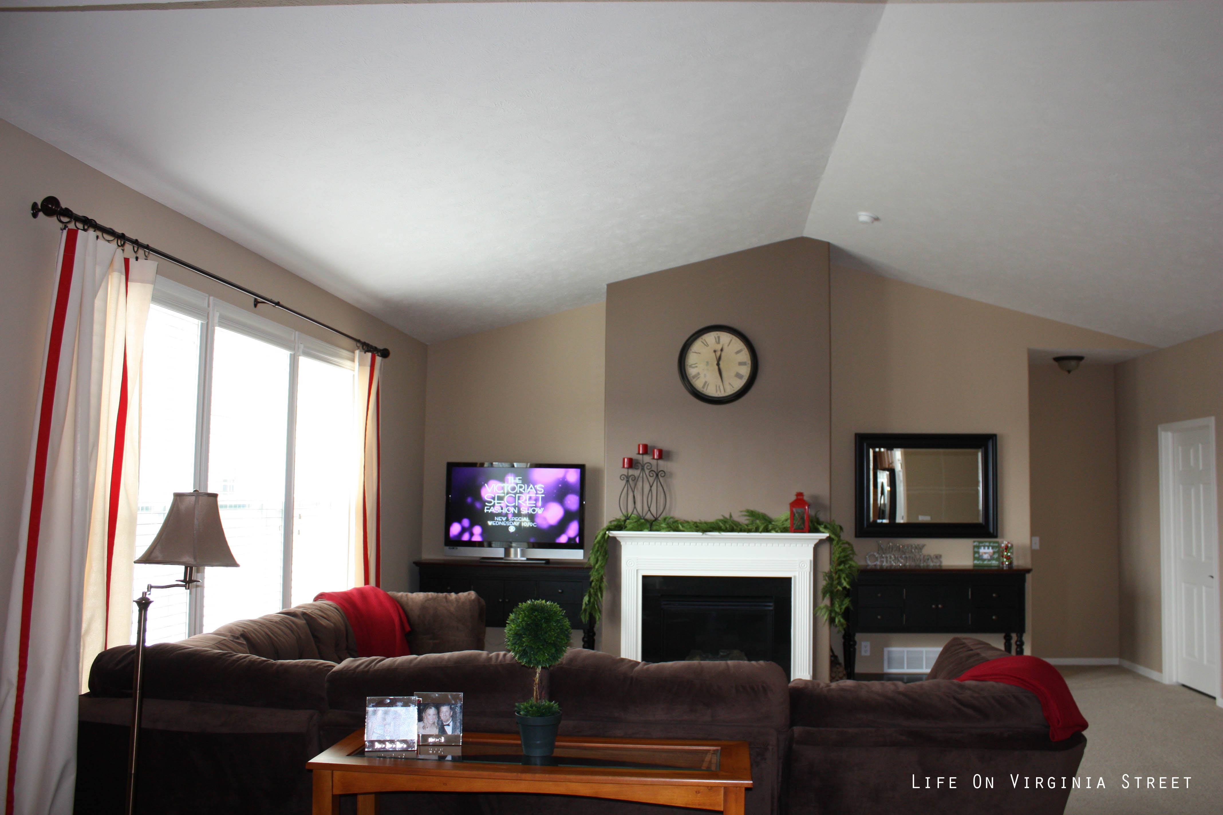 Accent Wall Color Ideas For Living Room