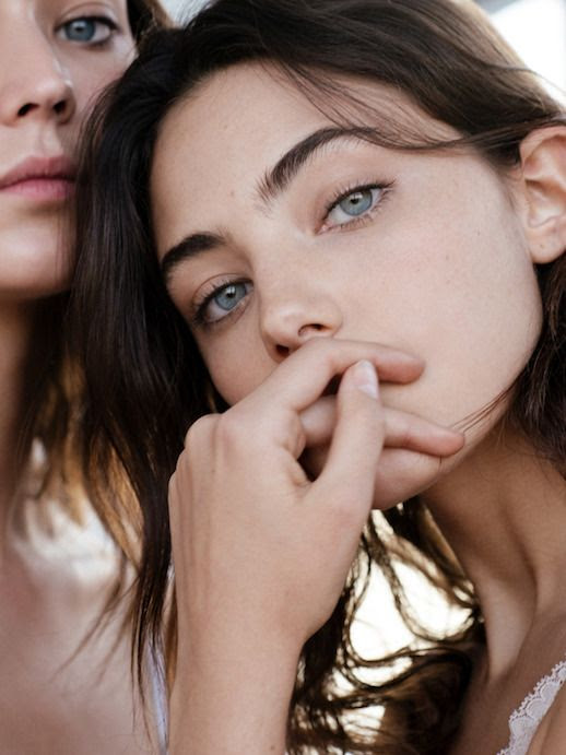 How To Do Barely There Makeup Eyebrows Brows Lashes Blush Glow Clear Skin Le Fashion Blog
