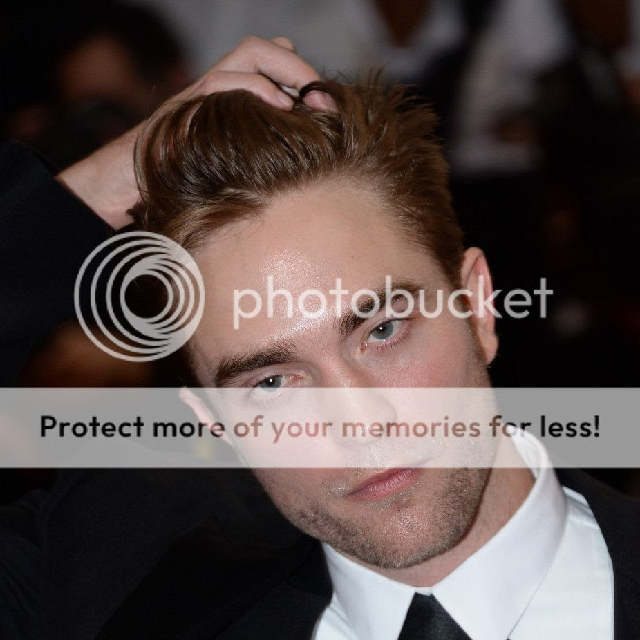  photo KatesBdayRobertPattinson 5.jpg