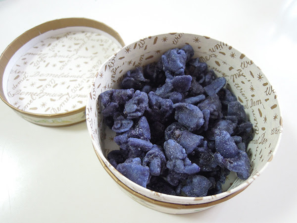 ハプスブルク家の皇妃が愛した スミレの砂糖漬け ってどんなお菓子 花びらをいただきます ぐるなび みんなのごはん