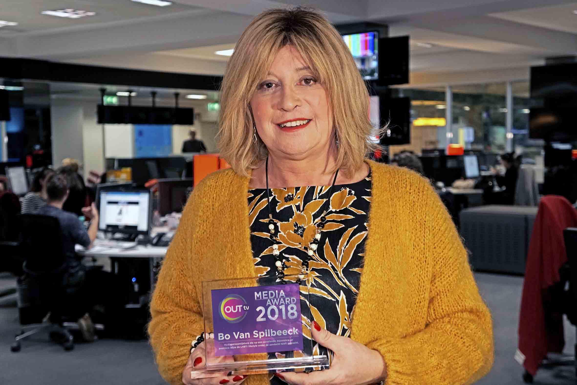 Bo Van Spilbeeck wint OUTtv Media Award 2018 - gaykrant,