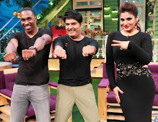 Cricketer Bravo and actress Raveena Tondon in ‪Kapil's show