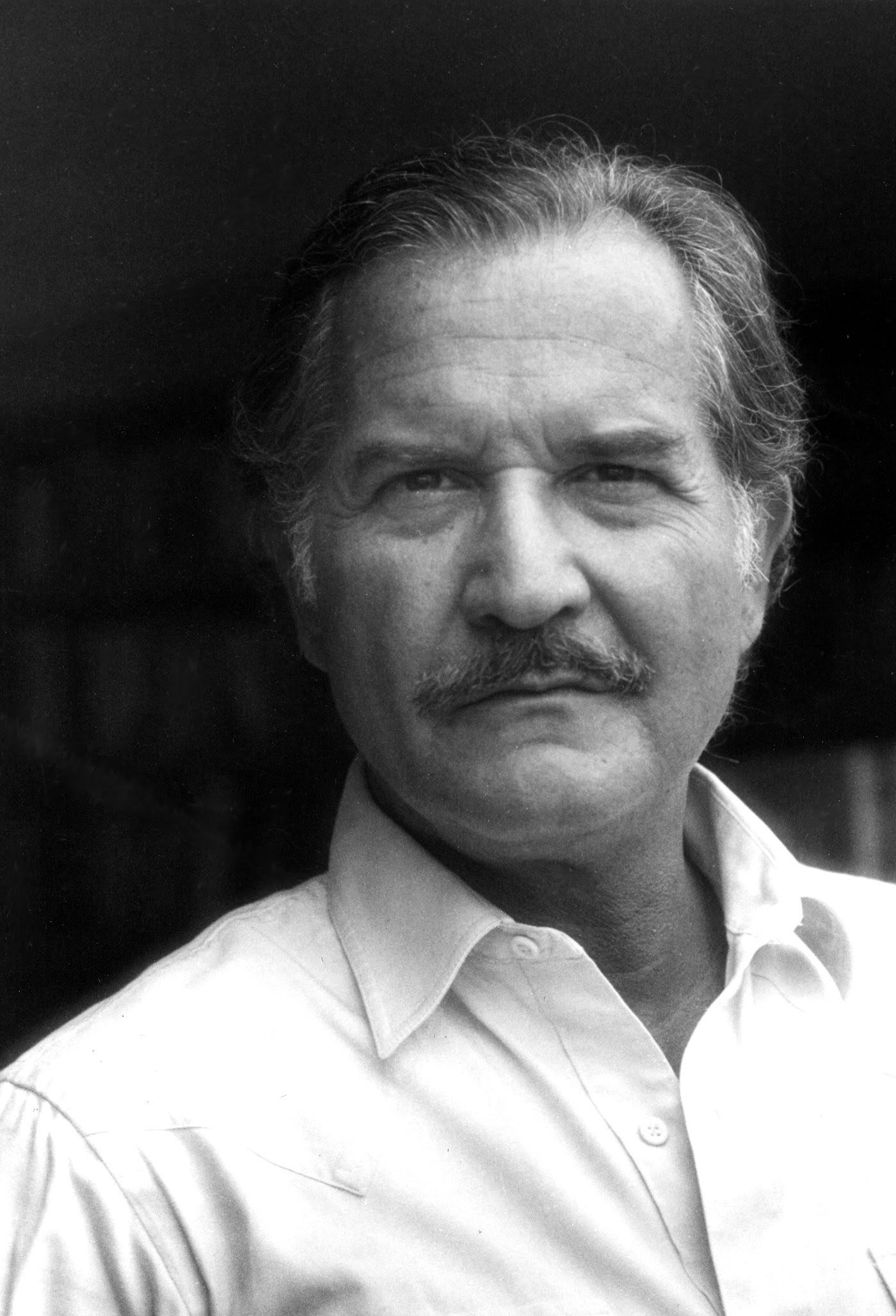 Carlos Fuentes.