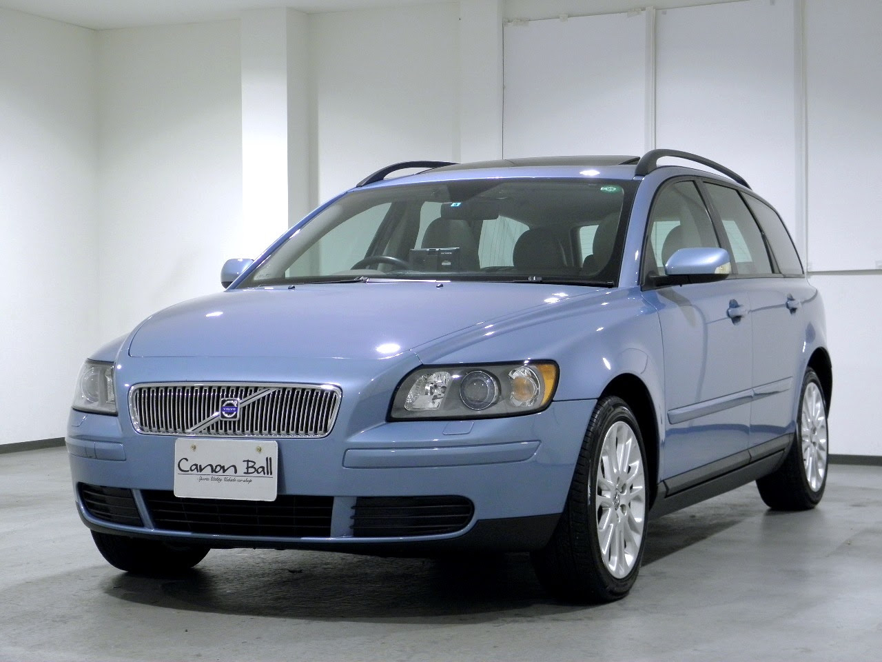 ボルボ ｘｃ６０ 中古車詳細 ボルボ中古専門店 キャノンボール 埼玉 16号線沿い ２ ４ｉ 本革内装 サンルーフ ｈｄｄナビ ベーシックパッケージ装着 車