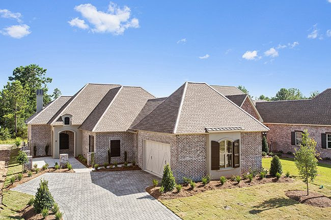 2-Lot 104 Maison du Lac Exterior 2
