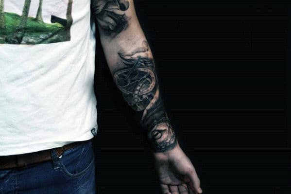 cool tattoos in arm