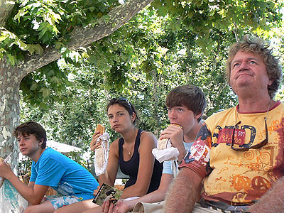 sandwiches sur la place saint nicolas.jpg