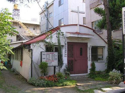 かまぼこ型兵舎の教会 下町路地裏的ヲタク日記 続