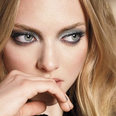 dramatic eye makeup. The Anti-Smoky Eye?
