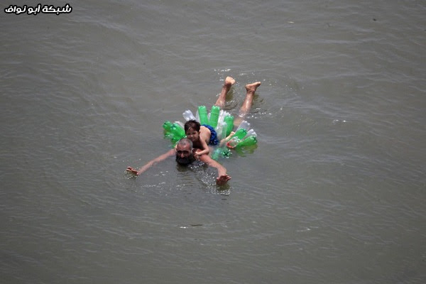 صور حول العالم : المخبز الوحيد في سوريا + قيلولة قبل المغرب .. والمزيد