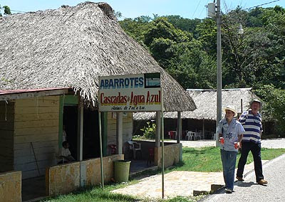 cascades de agua azul.jpg