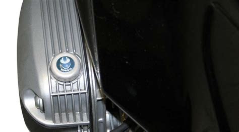 oeldeckel mit emblem fuer bmw rr rr rr