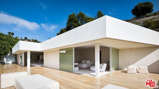 Exterior of Orlando Bloom's home.