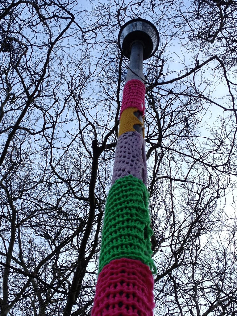 yarnbomb08a