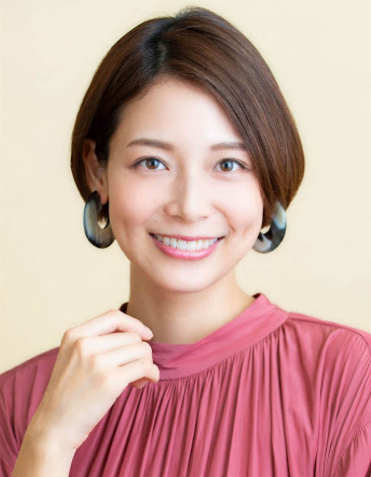 松阪桃李齙牙嚇人 大島優子虎牙消失 15位日星整牙前後大對比 網友 整牙等於整容啊xd