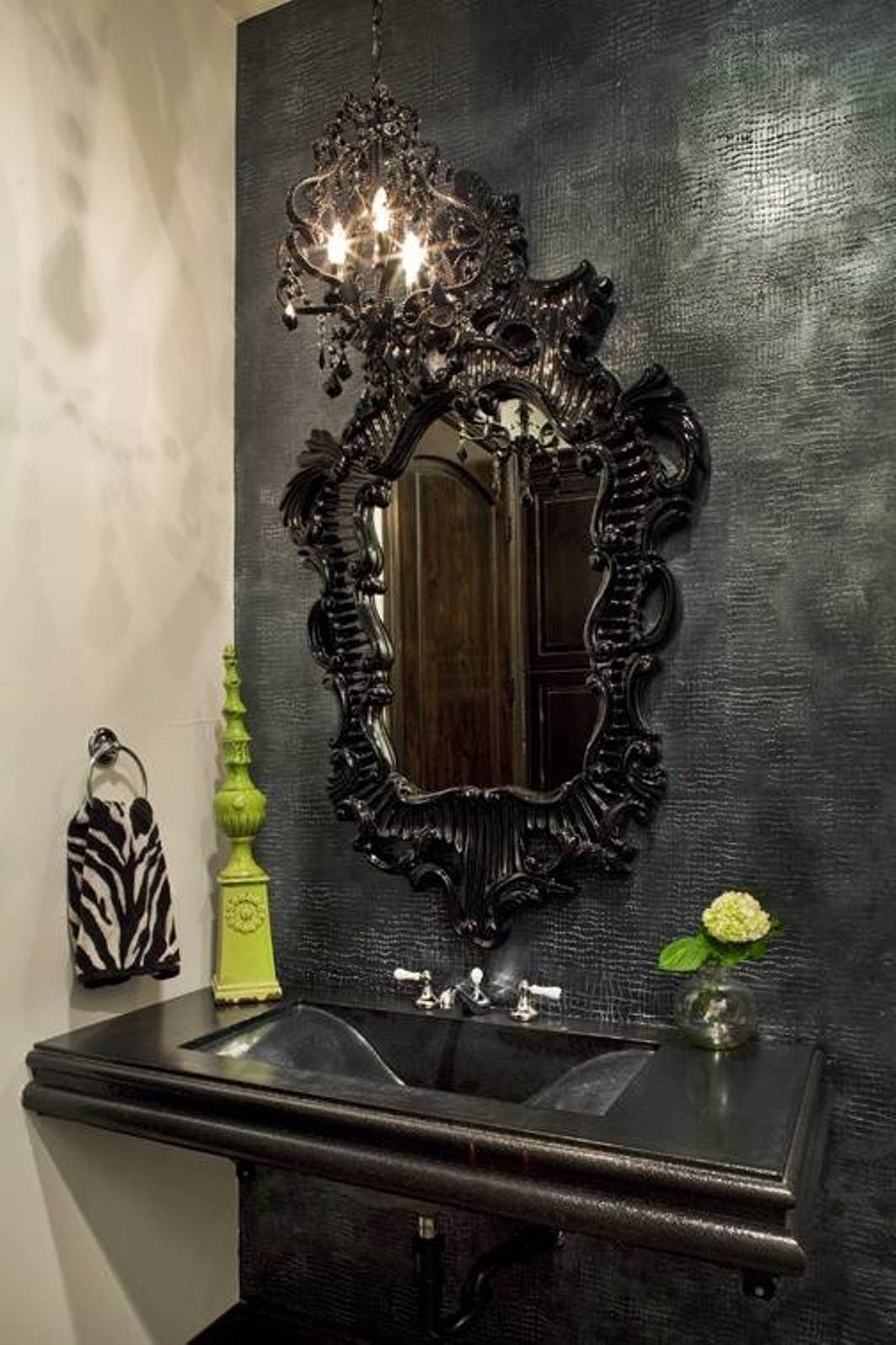 Best Gothic Black Mirrors | Home Decor Ideas