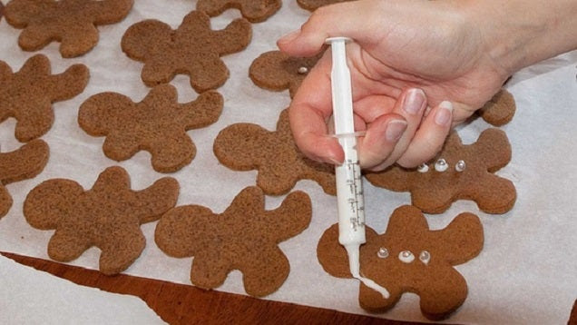 Use an Oral Syringe for Articulate Dessert Decorating