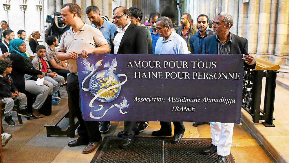 Au moins une centaine de musulmans ont tenu à participer, hier matin, à l'hommage rendu au père Hamel à la cathédrale de Rouen.