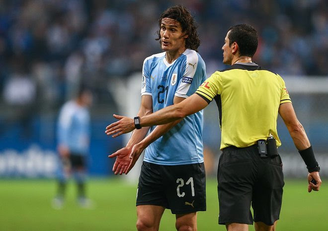 サッカーの本質が少し失われる 日本戦で波紋を広げた Var にウルグアイ代表fwカバーニが持論 サッカーダイジェストweb