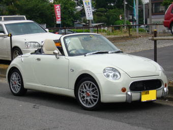 フロント 当社では初のクモイ製エアロ装着車でっす リア キュートなおしりにオールドタイマーな鰹節がｇｏｏｄ サイド ホイールも60 70 ｓ風に替えたいですね メーターもさり気なく２００kmフルスケールに交換してあります オールド