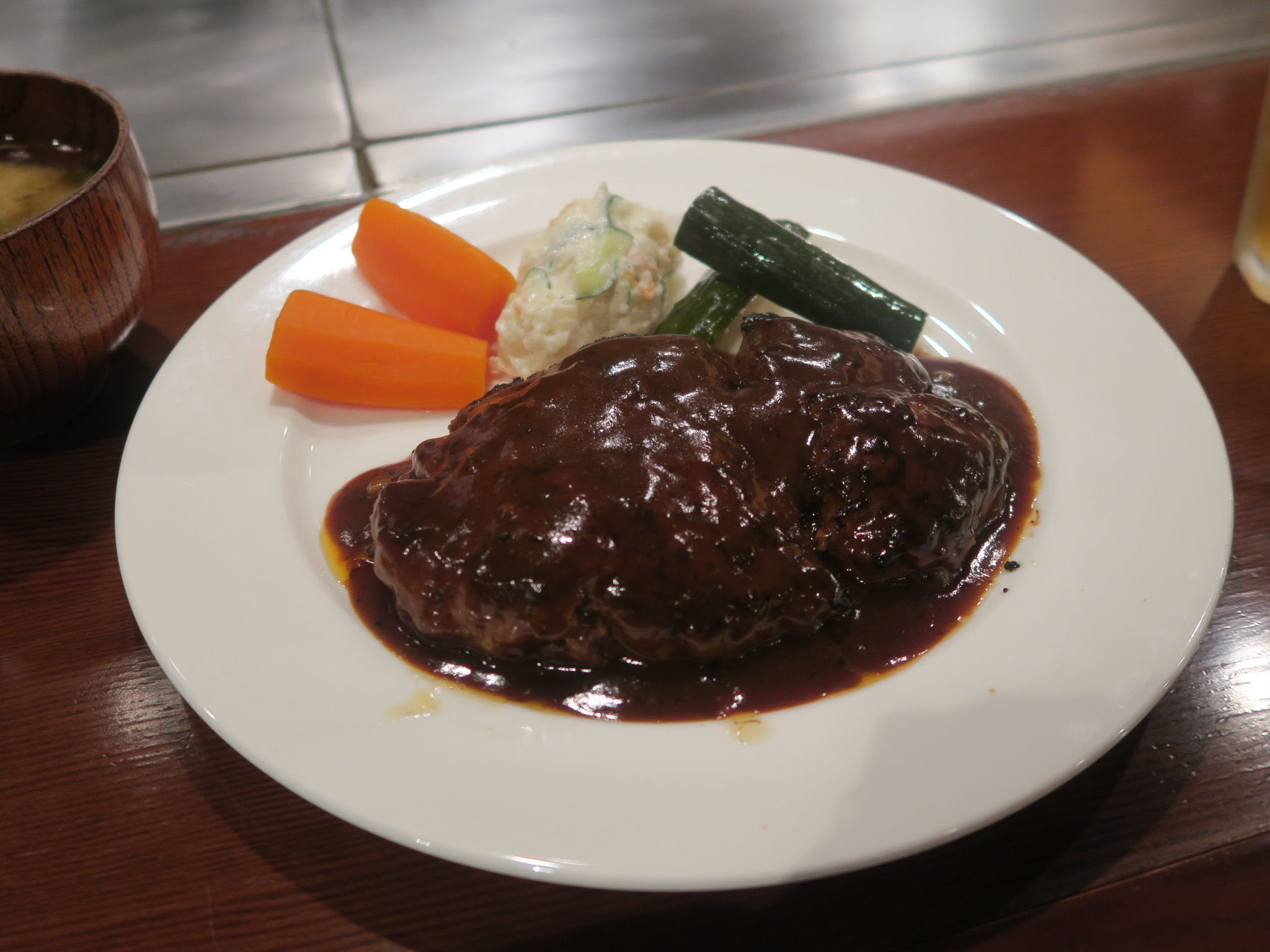 フォーリンデブはっしー 公式ブログ リトル リマ 表参道 ハンバーグ Powered By Line