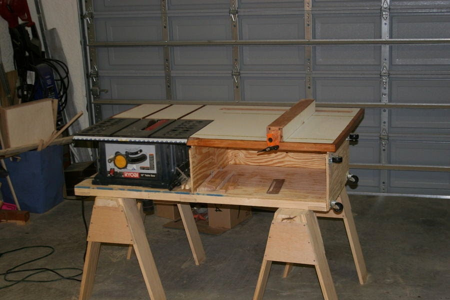 Table saw station a la NYW - by ErsatzTom @ LumberJocks.com 