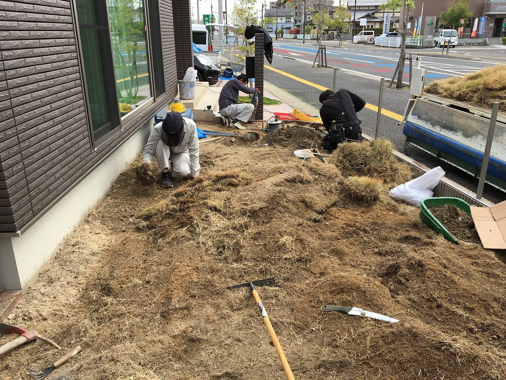 高さ2mの目隠しフェンスはやっぱり高いです 自然浴生活 してますか