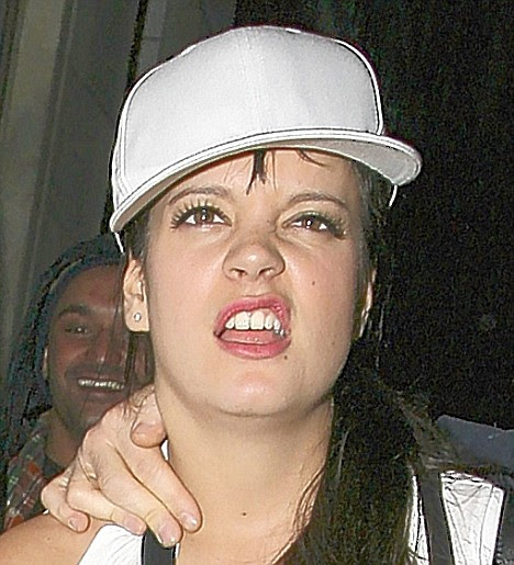 http://i.dailymail.co.uk/i/pix/2008/07/08/article-1033168-01E128CB00000578-63_468x515.jpg