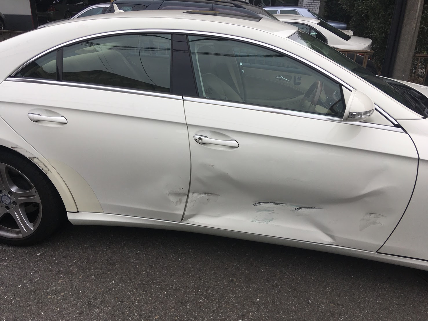 ベンツ修理 自損事故や保険修理の板金塗装はベンツ専門認証工場にお任せください ベンツ修理相談室 ベンツ修理相談室 車検 修理 が安いと評判のタカコーポレーション