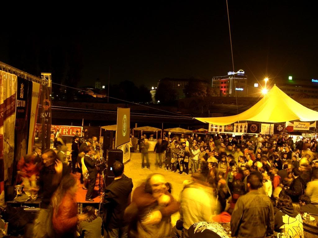 http://i288.photobucket.com/albums/ll164/volanskopje/5Large-17.jpg?t=1226445414