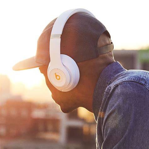 Ad posted 25 mins ago 4 images; Beats Studio3 Wireless Over-Ear Headphone - Verizon Wireless