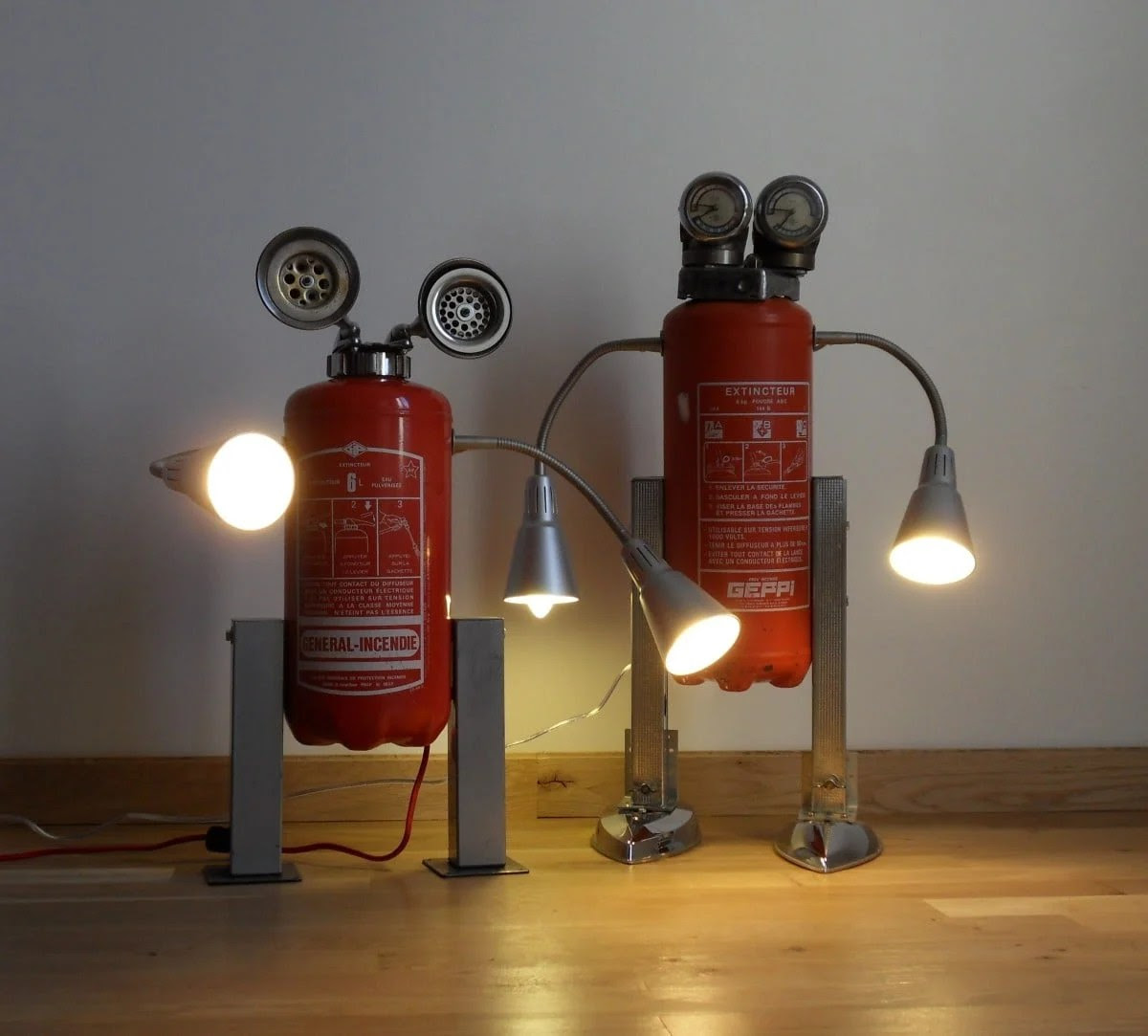 kvart robot lamp