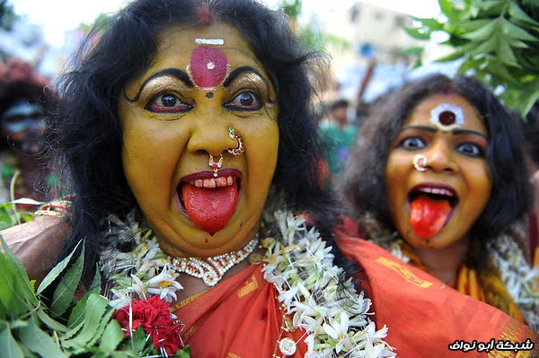 صور حول العالم : فتيات فلسطينيات + مظاهرة اليابانيين .. والمزيد