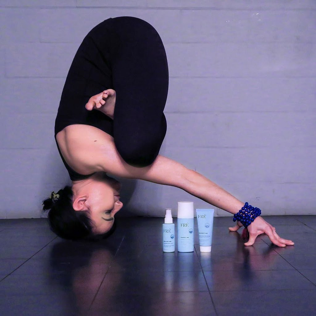 Do you sweat during yoga? Do you sweat at the gym? Wherever you sweat... It's all about loving your glow today, and everyday! In honor of that I'd love to know how YOU #LoveYourGlow ??? What's your daily 