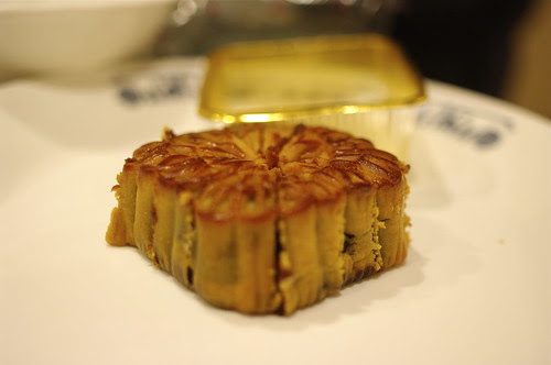 test photo with Sigma 28mm f/1.8 II and pentax k20d, mid-autumn festival