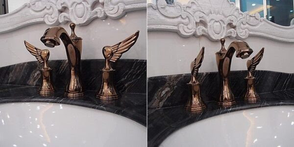 This regal style faucet really highlights a sense of grandeur.