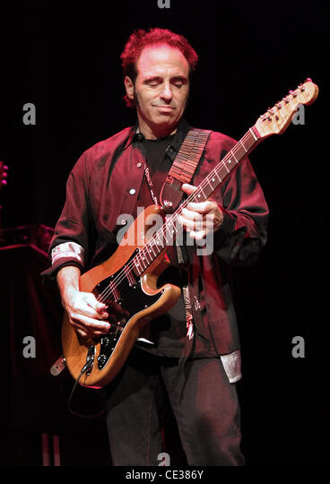 Nils Lofgren Stock Photos & Nils Lofgren Stock Images - Alamy