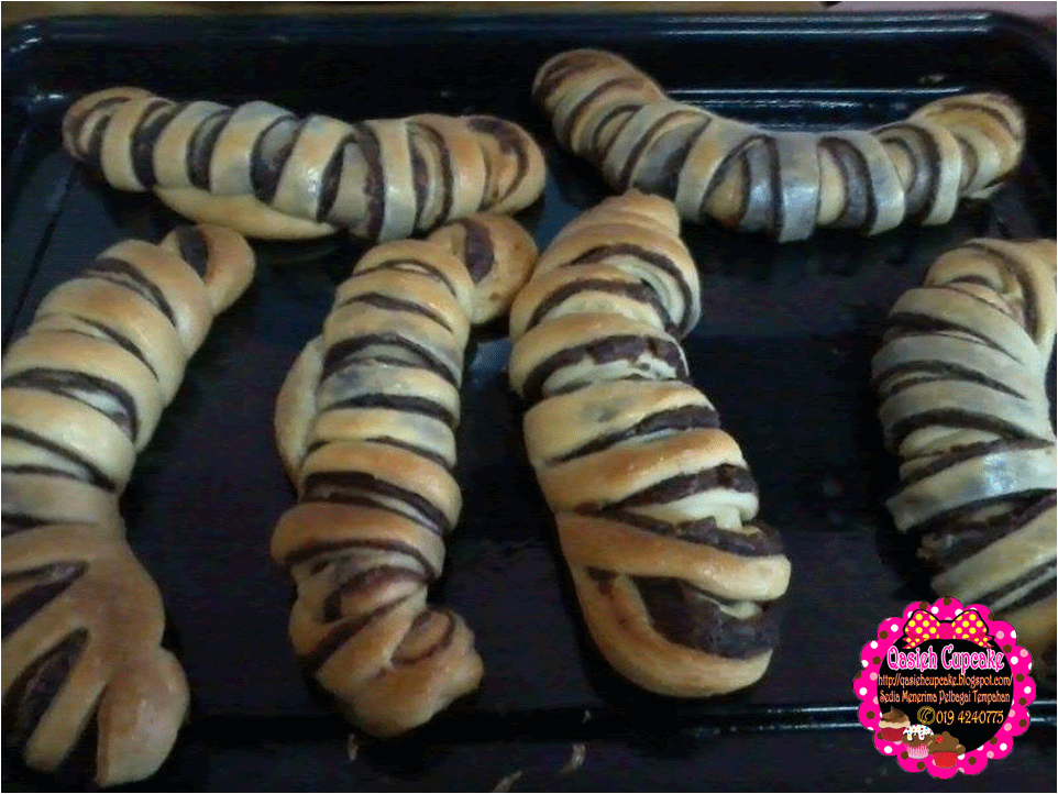 Qasieh Cupcake ♥: Anika Roti, Melty Coklat Oreo, Larva 