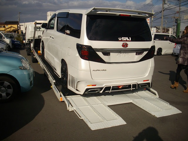 お買い上げ車両を陸送にて納車