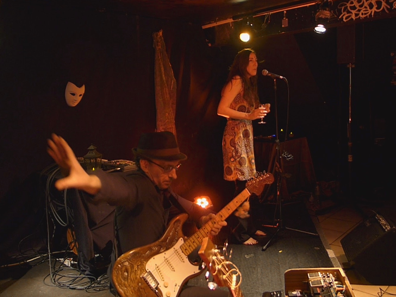 Khâro, duo chanteuse et guitare en concert à Lille