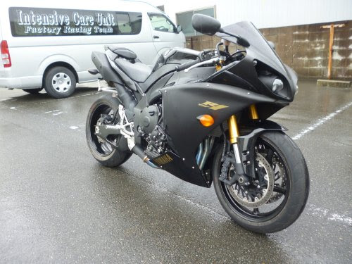 Icu 特選中古車 ヤマハ ｒｎ２３ 逆輸入車 ｙｚｆ R1 おたえさん ブタブロ２号 納車 整備 修理 車検 メンテナンス カスタム バイクショップicu