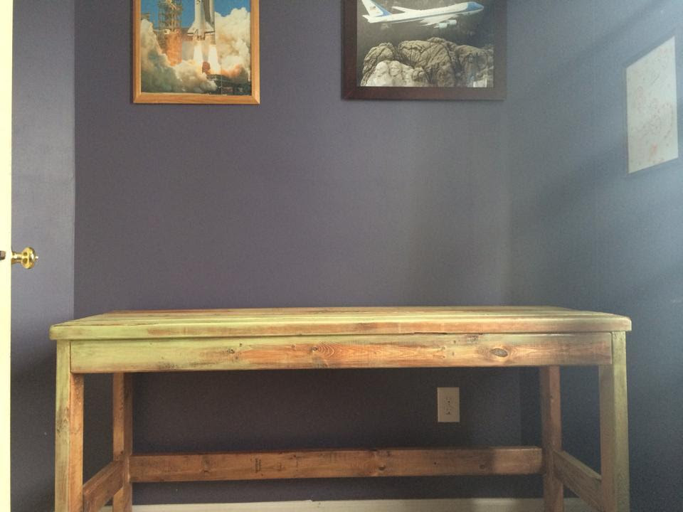 Ana White 2x4 Desk - DIY Projects