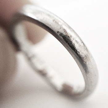 White Gold vs Platinum â Maintenance and Wear