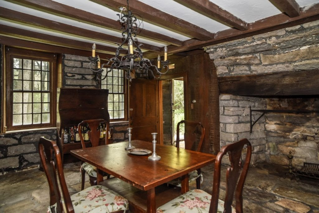 tavern-home