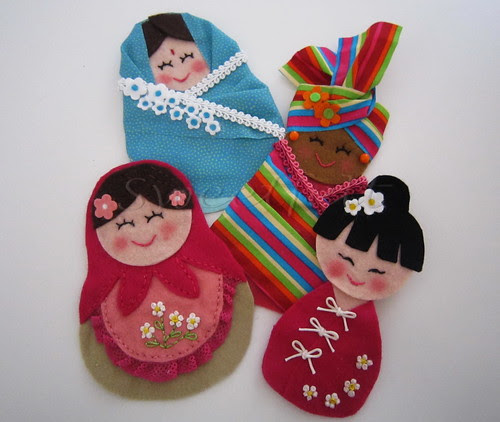 ♥♥♥ E as meninas do mundo estão de volta, em mais uma mantinha que também não vou poder mostrar já todinha para não estragar a surpresa... by sweetfelt \ ideias em feltro