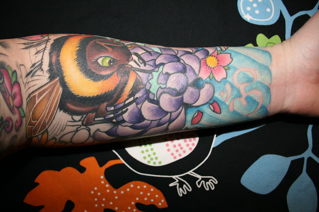 Bee, Lotus and Ohm Tattoo. Latest tattoo color session with Kappy from House