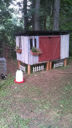  pallet chicken coop. The only thing we bought was chicken wire