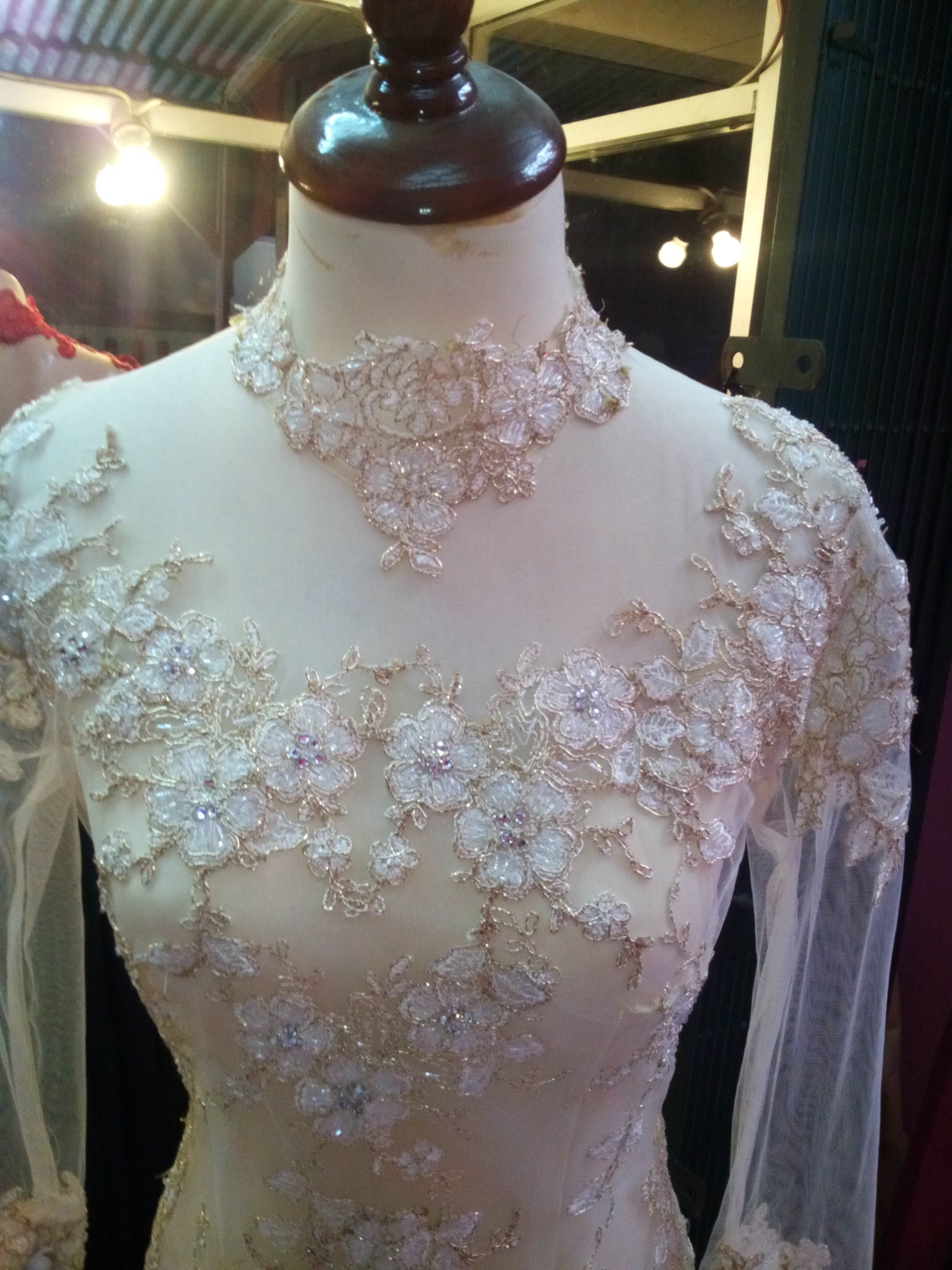 Kebaya Warna Putih Tulang Dengan Cornely Kebaya Warna Putih Tulang Dengan Cornely