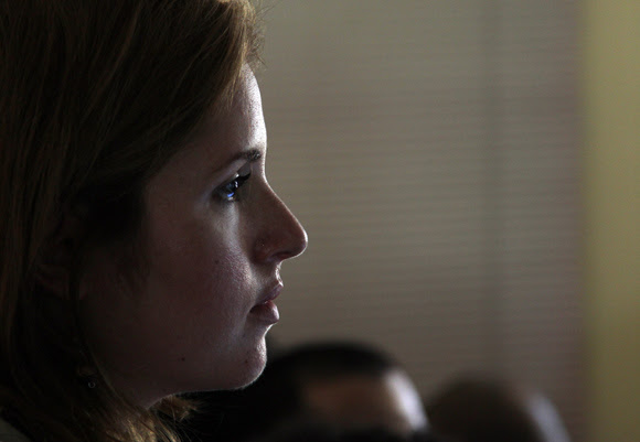 Cristina Escobar presentó las preguntas de los jóvenes.  Foto: Ismael Francisco/Cubadebate
